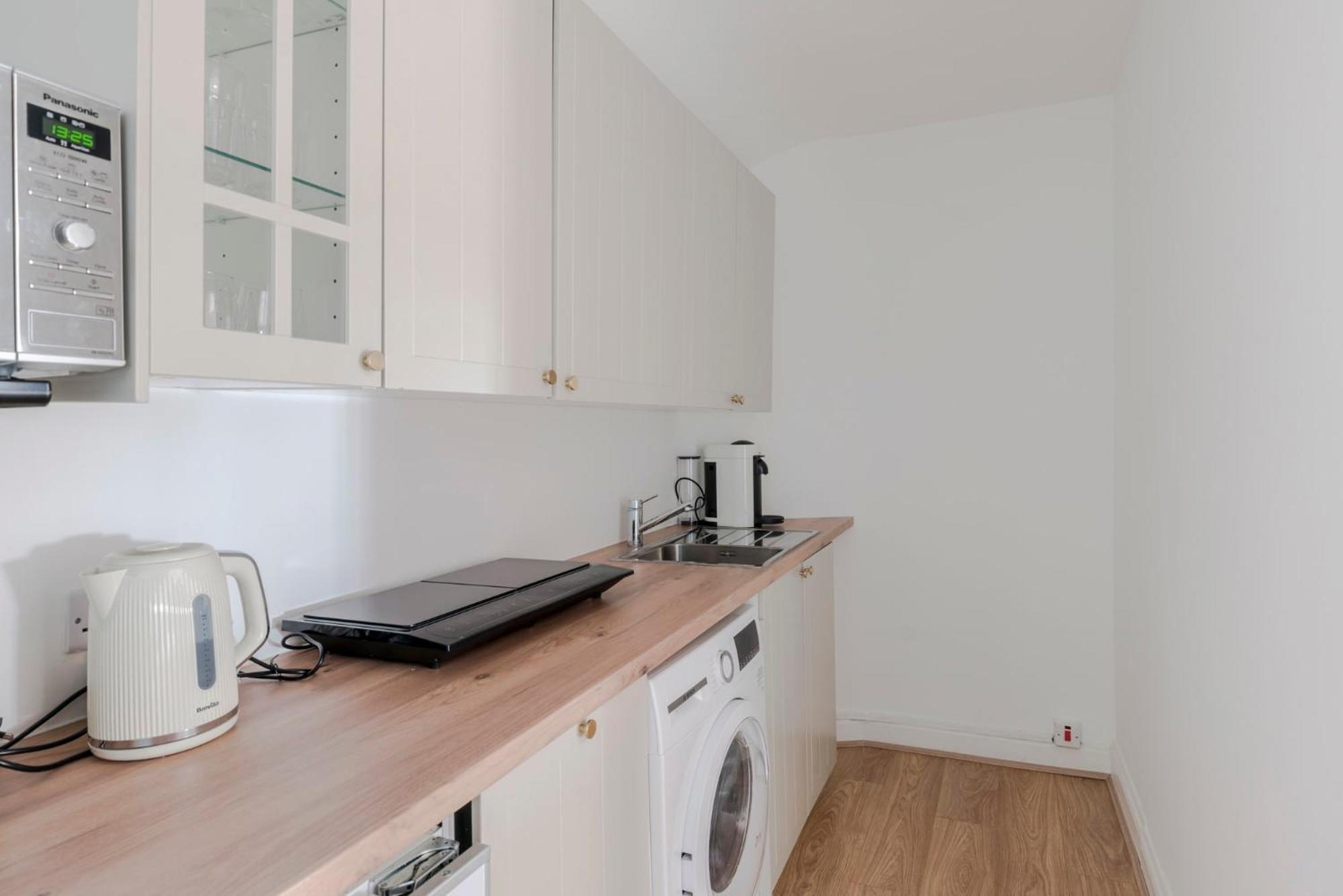 Apartmán Wonderland - Fitzrovia - By Frankie Says Londýn Exteriér fotografie